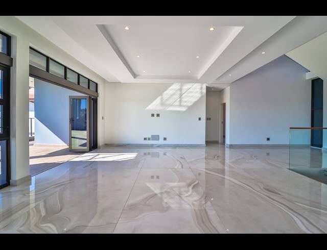 6 BEDROOM HOUSE FOR SALE IN IZINGA